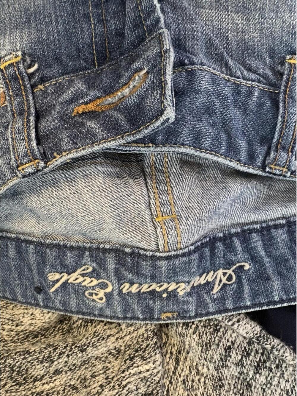 American Eagle Jeans Womens 4 Vintage Favorite Boyfriend Y2K Low Rise Ripped - Picture 2 of 13